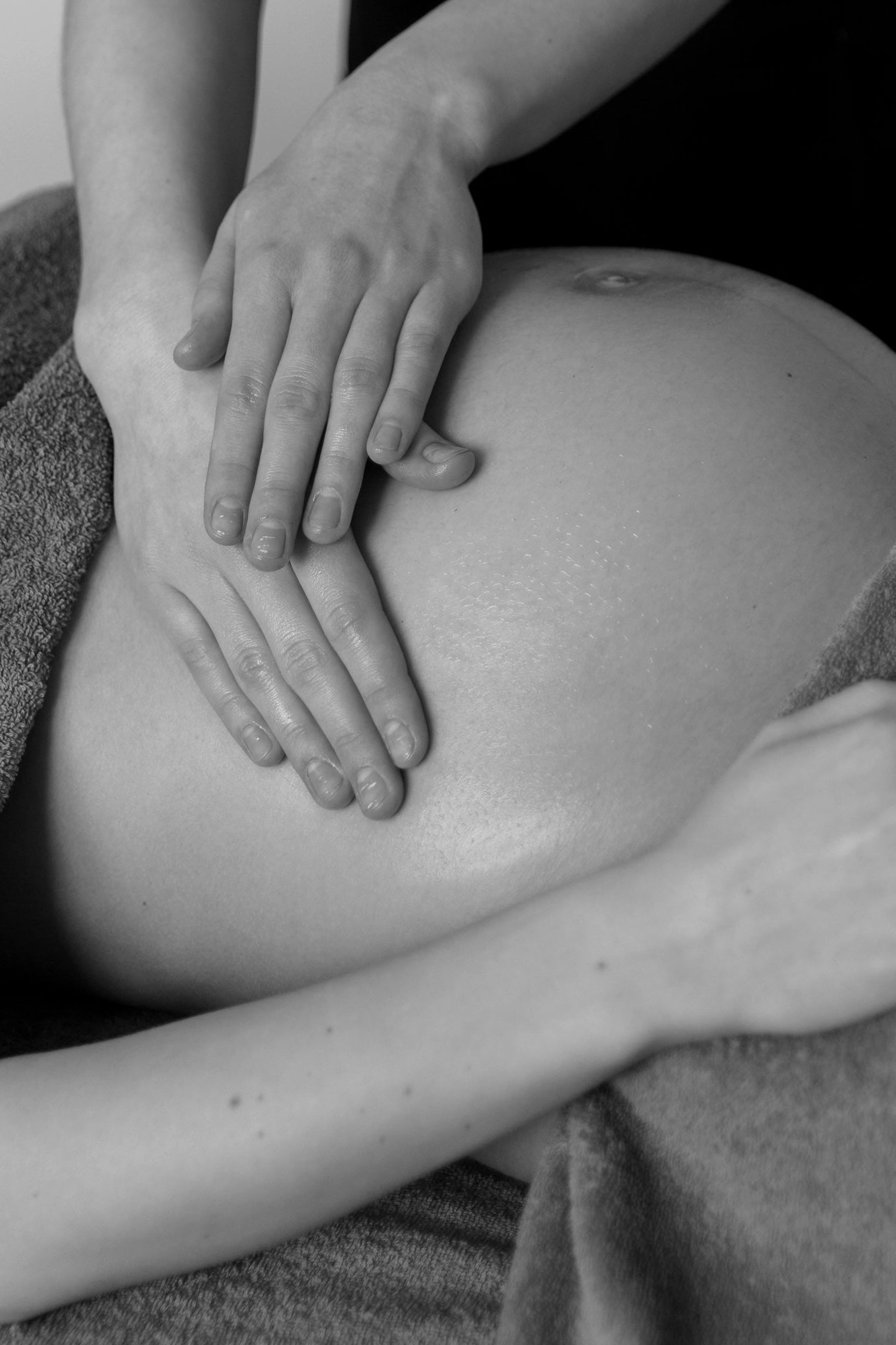 ELĪNA MĪL - Therapeutic Massage Rituals