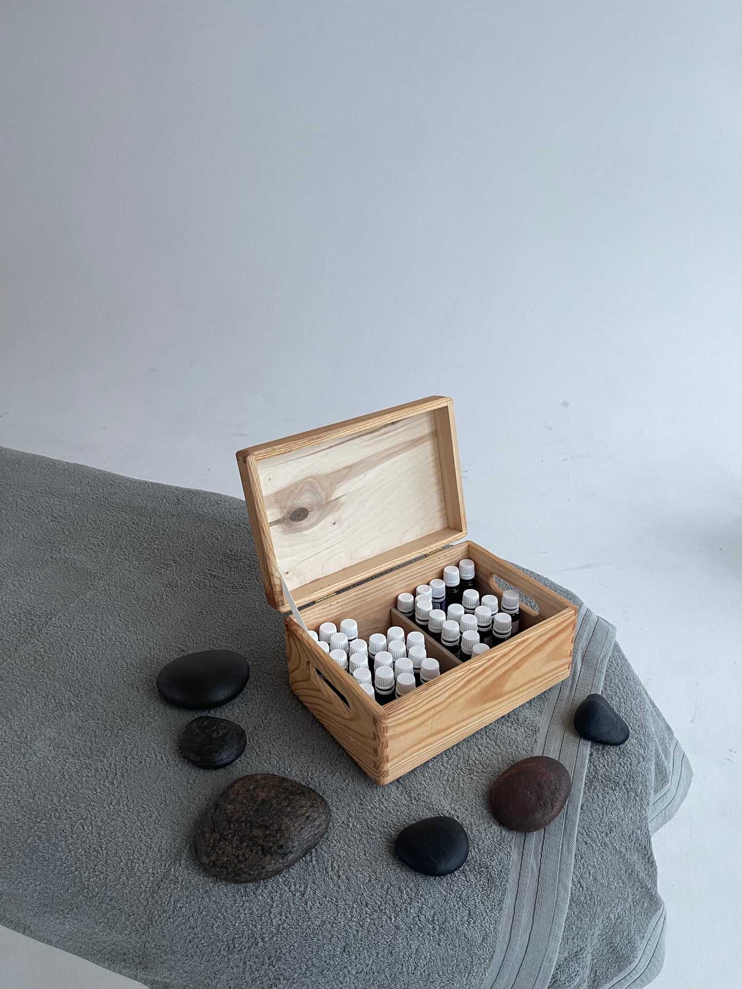 ELĪNA MĪL - Therapeutic Massage Rituals